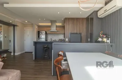 Apto 3 dormitórios, transformado em 2 com suíte e closet enorme, 2 vagas de gara