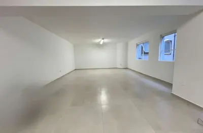 Sala comercial mobiliada 68m² – centro, prédio 24h com rooftop