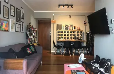 Vende-se apartamento com 2 quartos(1 suíte), 77m² e 2 vagas – petrópolis