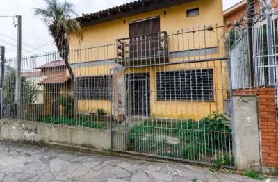 Casa de 03 dormitórios, no bairro vila joão pessoa, para locação