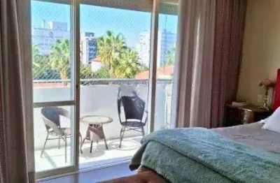 Apartamento com 3 quartos e 283m² à venda em Independência, Porto Alegre.