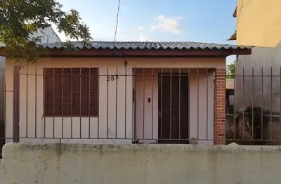 Casa com 3 quartos à venda na Rua Ernesto Dornelles, 252, Jardim Carvalho, Porto Alegre