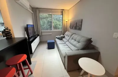 Apartamento mobiliado de 2 dormitórios, elevador,duas vagas no bairro agronomia