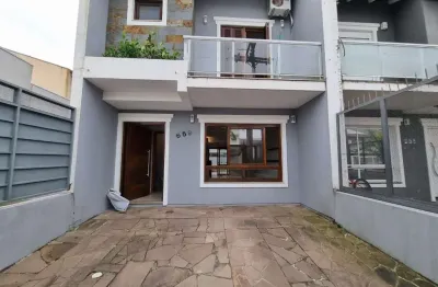 Casa 3 Dormitórios / Pátio com Churrasqueira / Jardins do Prado