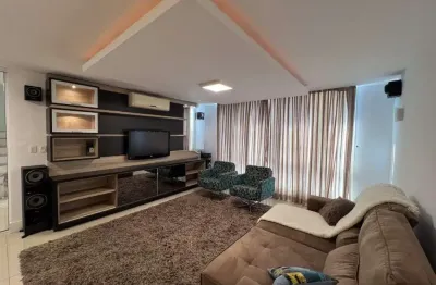 Casa semi mobiliada de 3 dormitórios, 4 vagas no  bairro Cascata