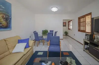 Casa com 3 quartos à venda na Travessa Tenente Ascencio Soares Fogaça, 150, Vila São José, Porto Alegre