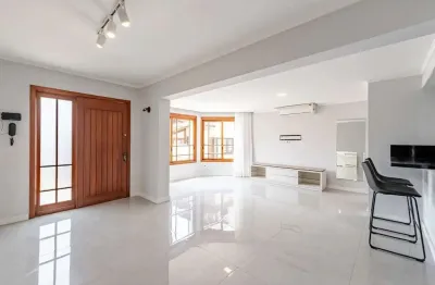 Casa em condomínio fechado com 3 quartos à venda na Avenida Jacuí, 700, Cristal, Porto Alegre