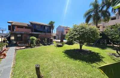 Linda casa no bairro guarujá - terreno com 22 metros de frente