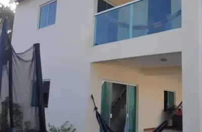 Casa duplex nova com piscina, quiosque e 600m² de terreno