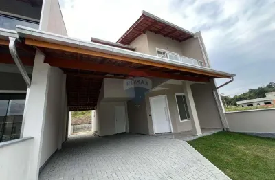 Sobrado novo com 3 dormitórios sendo 1 suíte, 3 vagas de garagem