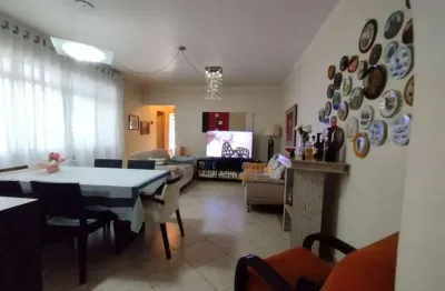 Oportunidade - uma quadra da praia - amplo apartamento de 02 dormitórios à venda !