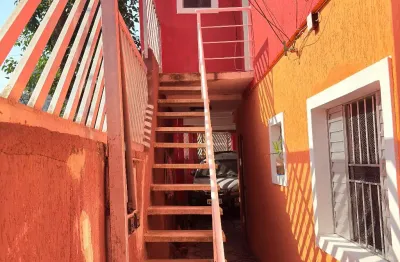 Casa com 2 quartos para alugar na Rua Joaquim José Ferreira, 34, Taboão, Diadema