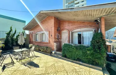 Casa de alvenaria - 322,76m² - bairro sagrada família