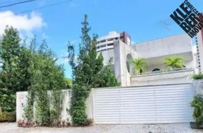Casa à venda em condomínio fechado na área mais nobre do caminho das árvores!