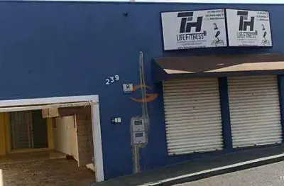 Excelente salao comercial com casa em anexo de 2 dormitorios
