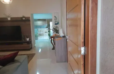 Uma casa toda planejada no bairro anchieta bem localizada .