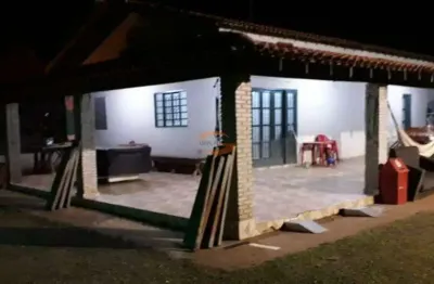 Chaçara muito organizada com poco artesiano e etc .