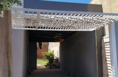 Casa à venda em cedral, sp — 2 quartos, 2 vagas, porcelanato e quintal