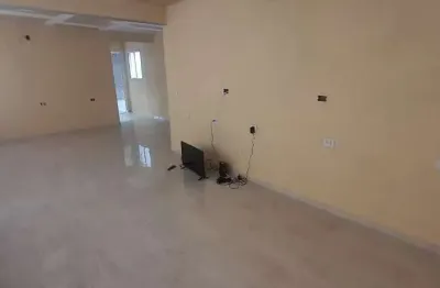 Casa de esquina com salão comercial – oportunidade única 