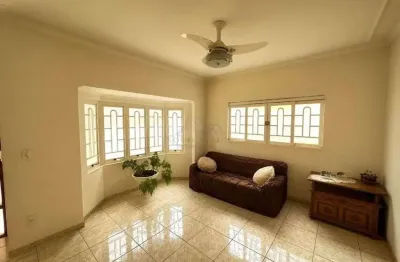 Casa com 3 quartos à venda na Pacífico Nogueira, 558, Centro, Guararapes