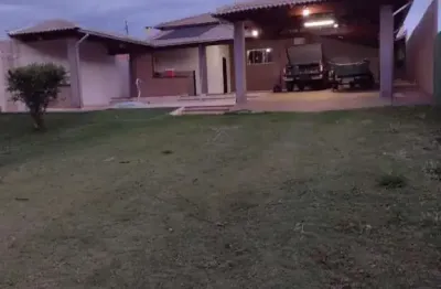 Rancho com piscina à beira rio no condomínio copacabana – araçatuba