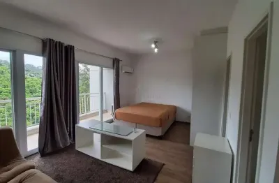 Studio mobiliado com vista para a reserva no residencial trix tamboré – alphavil