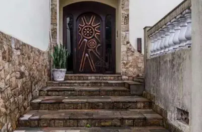 Casa de alto padrão com 4 suítes e piscina no residencial três – alphaville