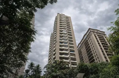 Apartamento 3 suítes no Edifício Chateau, 287 m², varanda gourmet e 4 vagas