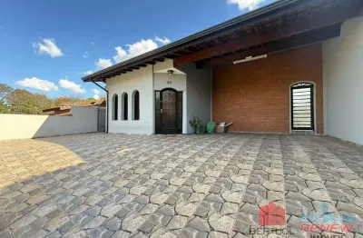 Casa à venda com 3 quartos sendo 1 suíte, 4 vagas. residencial aquarios - vinhedo/sp