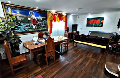 Democrata (parte baixa) - casa 2/4 (2 suítes) - planejados na cozinha - terraço - 1 vaga