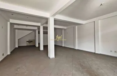 Benfica -  excelente loja comercial com 120m² - rua principal - banheiros