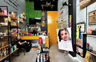 Manoel honório / px centro - linda loja c planejados - excelente localização