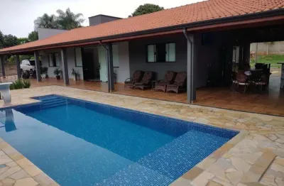 Vende-se  chácara lindíssima de alto padrão em condomínio residencial, asfaltada - centro mogi mirim