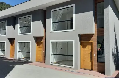 Casa prontas - lançamento! à partir de r$ 660.000,00, todas 3qtºs (2stes), 2 vagas, bairro super tranquilo.
