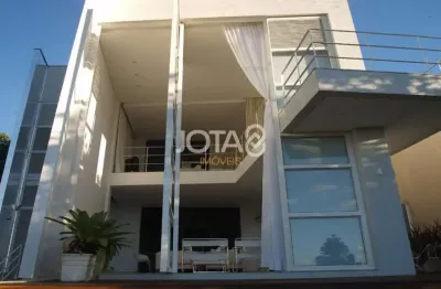 Casa com 2 quartos para alugar na Rua Vitório Sbalqueiro, 680, Tingui, Curitiba