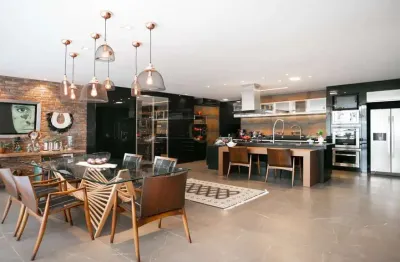 Casa em condomínio fechado com 4 quartos à venda na Rua Eduardo Sprada, 630, Campo Comprido, Curitiba