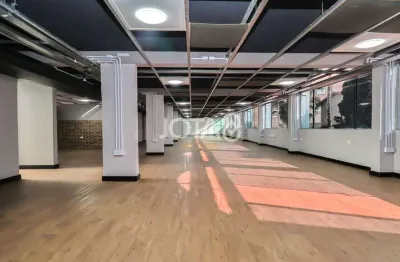 Ponto comercial com 9 salas para alugar na Rua São Pio X, 831, Ahú, Curitiba