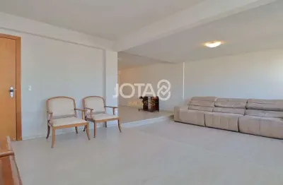 Apartamento com 4 quartos para alugar na Avenida República Argentina, 755, Água Verde, Curitiba