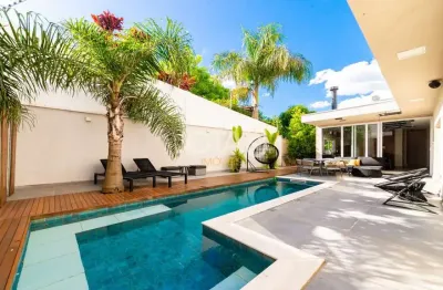 Casa em condomínio fechado com 4 quartos para alugar na Rua José Benedito Cottolengo, 552, Campo Comprido, Curitiba