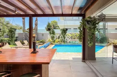 Casa em condomínio fechado com 4 quartos à venda na Rua Eduardo Sprada, 4831, Campo Comprido, Curitiba