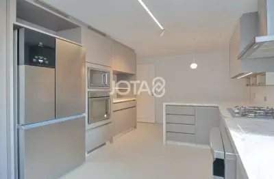 Apartamento com 4 quartos para alugar na Travessa Percy Withers, 104, Água Verde, Curitiba