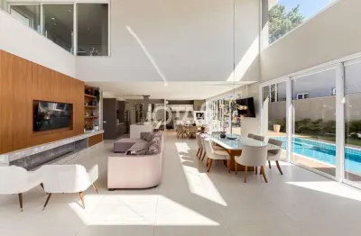 Casa em condomínio fechado com 4 quartos para alugar na Rua Inácio Wichnewski, 920, Orleans, Curitiba