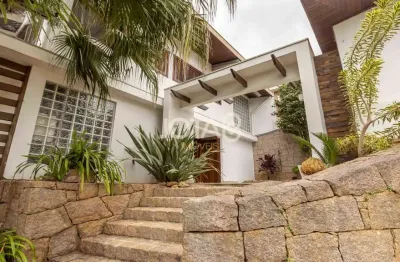 Casa com 3 quartos para alugar na Rua Dona Eleusina Plaisant, 281, Santa Quitéria, Curitiba