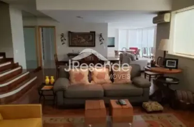 Apartamento duplex com 3 suítes localizado na av. fiusa