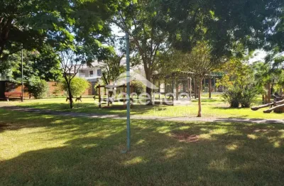 Venda terreno parte alta da ilha, plano, 420 m2, frente à praça.