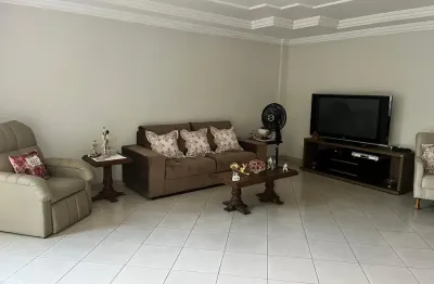 Vendo apto no ed pedro teixeira, brás de aguiar, com 4/4, sendo 2 suítes