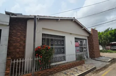 Alugo casa na cidade nova, we 33, esquina com 2/4 fone: 989432401