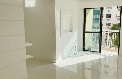 Apartamento 80m² varanda 2 quartos sendo 1 suíte vaga de garagem