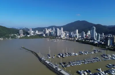 Apartamento alto padrão  100 x  direto com  construtora 165m², 3 suites fica no  centro - itajaí - sc