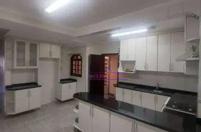 Sobrado à Venda, no Bairro Parque Marajoara em Santo André/SP.